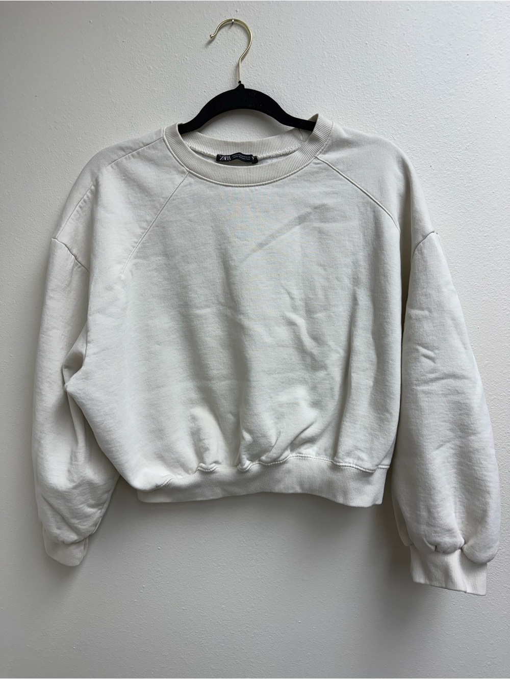 Zara Cream Cropped Crewneck Sweatshirt